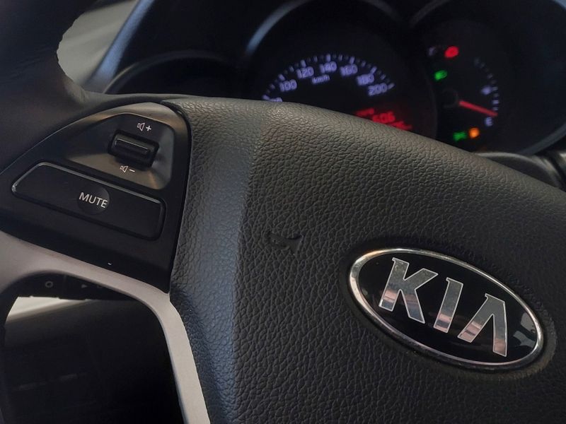KIA PICANTO 1.0 EX 12V FLEX 4P MANUAL 2012/2013 BETIOLO NOVOS E SEMINOVOS LAJEADO / Carros no Vale KIA PICANTO 1.0 EX 12V FLEX 4P MANUAL 2012/2013 BETIOLO NOVOS E SEMINOVOS LAJEADO / Carros no Vale