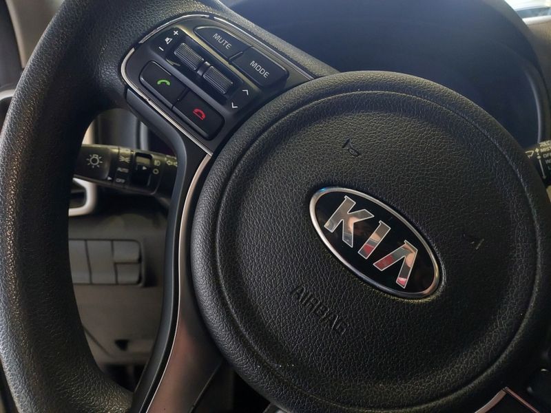 KIA SPORTAGE 2.0 LX 4X2 16V FLEX 4P AUTOMÁTICO 2016/2017 BETIOLO NOVOS E SEMINOVOS LAJEADO / Carros no Vale KIA SPORTAGE 2.0 LX 4X2 16V FLEX 4P AUTOMÁTICO 2016/2017 BETIOLO NOVOS E SEMINOVOS LAJEADO / Carros no Vale