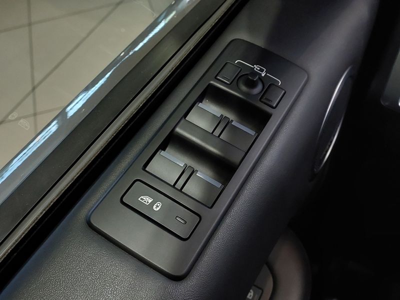 Land Rover DISCOVERY 3.0 D300 TURBO DIESEL MHEV METROPOLITAN EDITION AUTOMÁTICO 2023/2024 BETIOLO NOVOS E SEMINOVOS LAJEADO / Carros no Vale Land Rover DISCOVERY 3.0 D300 TURBO DIESEL MHEV METROPOLITAN EDITION AUTOMÁTICO 2023/2024 BETIOLO NOVOS E SEMINOVOS LAJEADO / Carros no Vale
