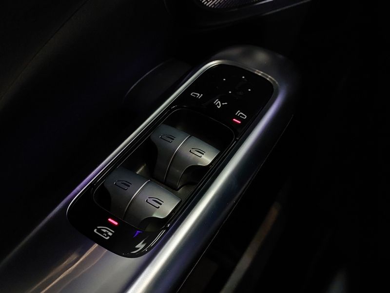 Mercedes-Benz C 300 2.0 EQ BOOST HÍBRIDO AMG LINE 9G-TRONIC 2024/2025 BETIOLO NOVOS E SEMINOVOS LAJEADO / Carros no Vale Mercedes-Benz C 300 2.0 EQ BOOST HÍBRIDO AMG LINE 9G-TRONIC 2024/2025 BETIOLO NOVOS E SEMINOVOS LAJEADO / Carros no Vale