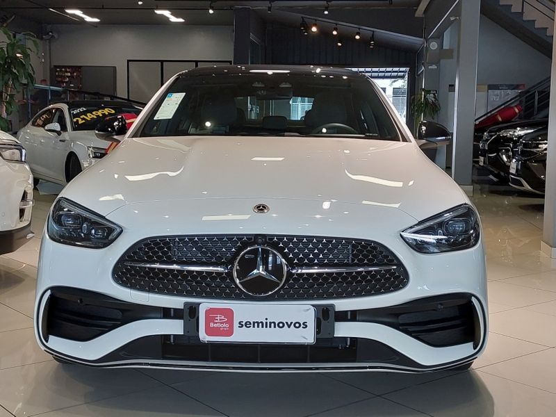 Mercedes-Benz C 300 2.0 EQ BOOST HÍBRIDO AMG LINE 9G-TRONIC 2024/2025 BETIOLO NOVOS E SEMINOVOS LAJEADO / Carros no Vale Mercedes-Benz C 300 2.0 EQ BOOST HÍBRIDO AMG LINE 9G-TRONIC 2024/2025 BETIOLO NOVOS E SEMINOVOS LAJEADO / Carros no Vale