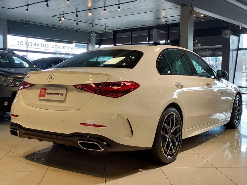 Mercedes-Benz C 300 2.0 EQ BOOST HÍBRIDO AMG LINE 9G-TRONIC 2024/2025 BETIOLO NOVOS E SEMINOVOS LAJEADO / Carros no Vale Mercedes-Benz C 300 2.0 EQ BOOST HÍBRIDO AMG LINE 9G-TRONIC 2024/2025 BETIOLO NOVOS E SEMINOVOS LAJEADO / Carros no Vale