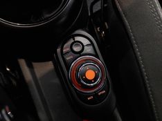 Mini COOPER 2.0 S TURBO GASOLINA 5P AUT 2016/2017 BETIOLO NOVOS E SEMINOVOS LAJEADO / Carros no Vale