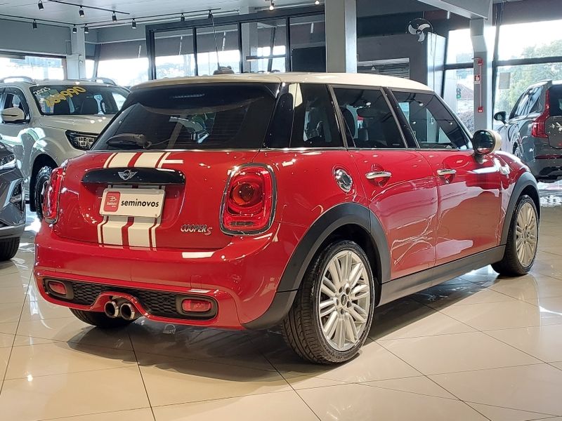 Mini COOPER 2.0 S TURBO GASOLINA 5P AUT 2016/2017 BETIOLO NOVOS E SEMINOVOS LAJEADO / Carros no Vale