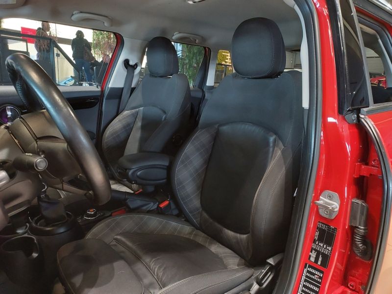 Mini COOPER 2.0 S TURBO GASOLINA 5P AUT 2016/2017 BETIOLO NOVOS E SEMINOVOS LAJEADO / Carros no Vale