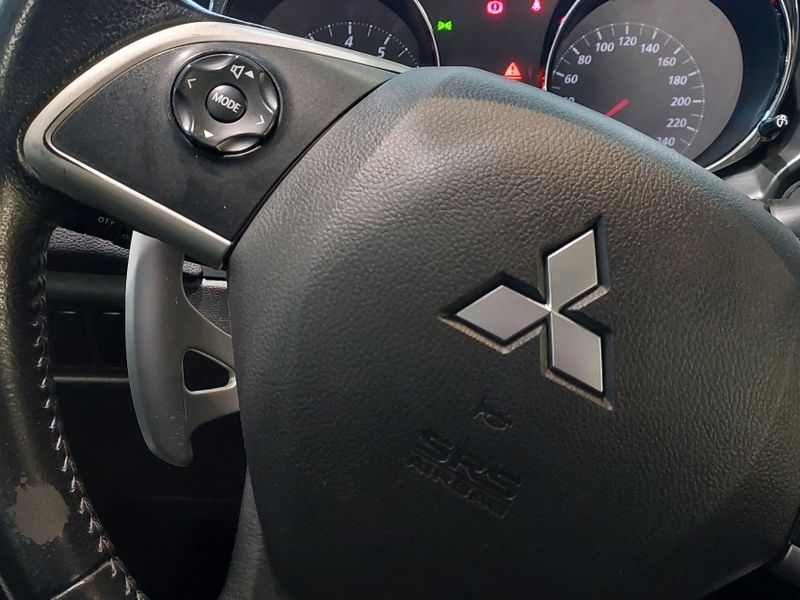 Mitsubishi ASX 2.0 4X2 16V GASOLINA 4P AUTOMÁTICO 2014/2015 BETIOLO NOVOS E SEMINOVOS LAJEADO / Carros no Vale Mitsubishi ASX 2.0 4X2 16V GASOLINA 4P AUTOMÁTICO 2014/2015 BETIOLO NOVOS E SEMINOVOS LAJEADO / Carros no Vale