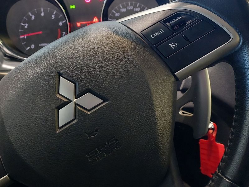 Mitsubishi ASX 2.0 4X2 16V GASOLINA 4P AUTOMÁTICO 2014/2015 BETIOLO NOVOS E SEMINOVOS LAJEADO / Carros no Vale Mitsubishi ASX 2.0 4X2 16V GASOLINA 4P AUTOMÁTICO 2014/2015 BETIOLO NOVOS E SEMINOVOS LAJEADO / Carros no Vale