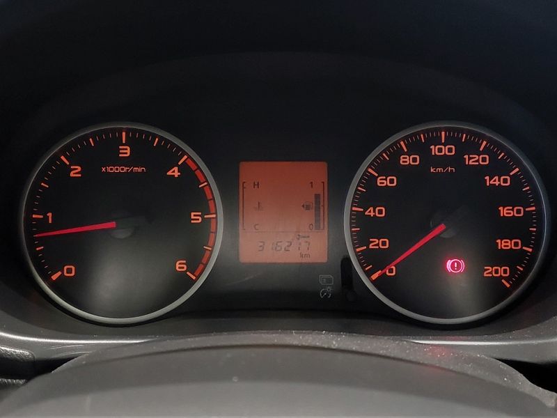 Mitsubishi L200 TRITON 2.4 16V TURBO DIESEL SPORT GLX CD 4P 4X4 MANUAL 2018/2018 BETIOLO NOVOS E SEMINOVOS LAJEADO / Carros no Vale Mitsubishi L200 TRITON 2.4 16V TURBO DIESEL SPORT GLX CD 4P 4X4 MANUAL 2018/2018 BETIOLO NOVOS E SEMINOVOS LAJEADO / Carros no Vale