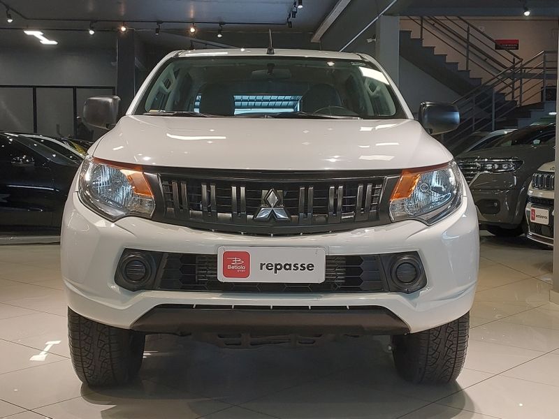 Mitsubishi L200 TRITON 2.4 16V TURBO DIESEL SPORT GLX CD 4P 4X4 MANUAL 2018/2018 BETIOLO NOVOS E SEMINOVOS LAJEADO / Carros no Vale Mitsubishi L200 TRITON 2.4 16V TURBO DIESEL SPORT GLX CD 4P 4X4 MANUAL 2018/2018 BETIOLO NOVOS E SEMINOVOS LAJEADO / Carros no Vale