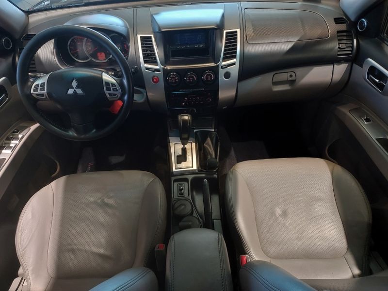 Mitsubishi PAJERO DAKAR 3.2 HPE 4X4 7 LUGARES 16V TURBO INTERCOOLER DIESEL 4P AUTOMÁTICO 2009/2010 BETIOLO NOVOS E SEMINOVOS LAJEADO / Carros no Vale