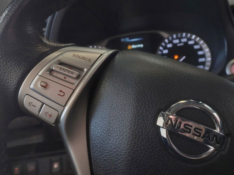 Nissan FRONTIER 2.3 16V TURBO DIESEL LE CD 4X4 AUTOMÁTICO 2017/2018 BETIOLO NOVOS E SEMINOVOS LAJEADO / Carros no Vale Nissan FRONTIER 2.3 16V TURBO DIESEL LE CD 4X4 AUTOMÁTICO 2017/2018 BETIOLO NOVOS E SEMINOVOS LAJEADO / Carros no Vale