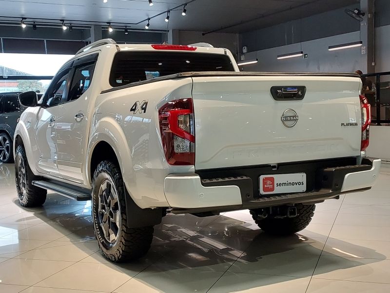 Nissan FRONTIER 2.3 16V TURBO DIESEL PLATINUM CD 4X4 AUTOMÁTICO 2025/2025 BETIOLO NOVOS E SEMINOVOS LAJEADO / Carros no Vale Nissan FRONTIER 2.3 16V TURBO DIESEL PLATINUM CD 4X4 AUTOMÁTICO 2025/2025 BETIOLO NOVOS E SEMINOVOS LAJEADO / Carros no Vale