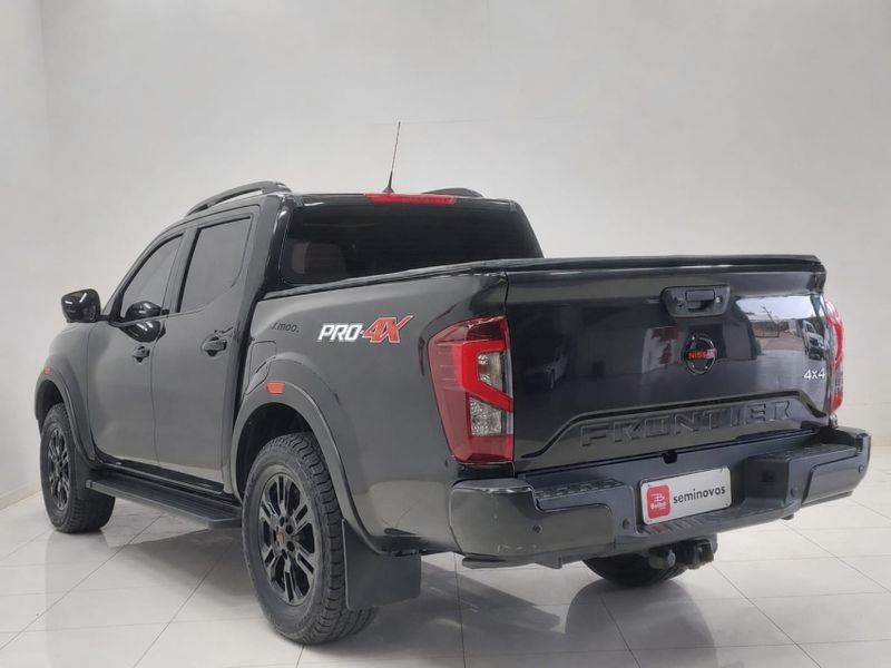 Nissan FRONTIER 2.3 16V TURBO DIESEL PRO4X CD 4X4 AUTOMÁTICO 2022/2023 BETIOLO NOVOS E SEMINOVOS LAJEADO / Carros no Vale