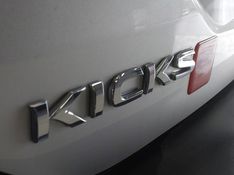 Nissan KICKS 1.6 16V FLEXSTART S 4P MANUAL 2020/2020 BETIOLO NOVOS E SEMINOVOS LAJEADO / Carros no Vale