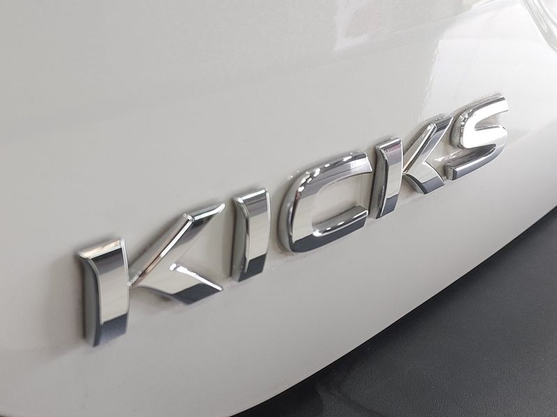 Nissan KICKS 1.6 16V FLEXSTART SV 4P XTRONIC 2017/2018 BETIOLO NOVOS E SEMINOVOS LAJEADO / Carros no Vale Nissan KICKS 1.6 16V FLEXSTART SV 4P XTRONIC 2017/2018 BETIOLO NOVOS E SEMINOVOS LAJEADO / Carros no Vale