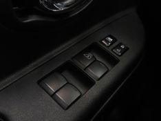 Nissan MARCH 1.6 S 16V FLEXSTART 4P MANUAL 2017/2018 BETIOLO NOVOS E SEMINOVOS LAJEADO / Carros no Vale