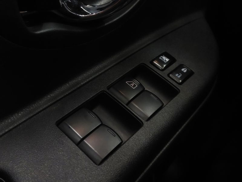 Nissan MARCH 1.6 S 16V FLEXSTART 4P MANUAL 2017/2018 BETIOLO NOVOS E SEMINOVOS LAJEADO / Carros no Vale Nissan MARCH 1.6 S 16V FLEXSTART 4P MANUAL 2017/2018 BETIOLO NOVOS E SEMINOVOS LAJEADO / Carros no Vale