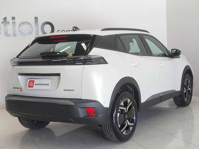 Peugeot 2008 1.0 TURBO 200 FLEX ALLURE CVT 2024/2025 BETIOLO NOVOS E SEMINOVOS LAJEADO / Carros no Vale Peugeot 2008 1.0 TURBO 200 FLEX ALLURE CVT 2024/2025 BETIOLO NOVOS E SEMINOVOS LAJEADO / Carros no Vale