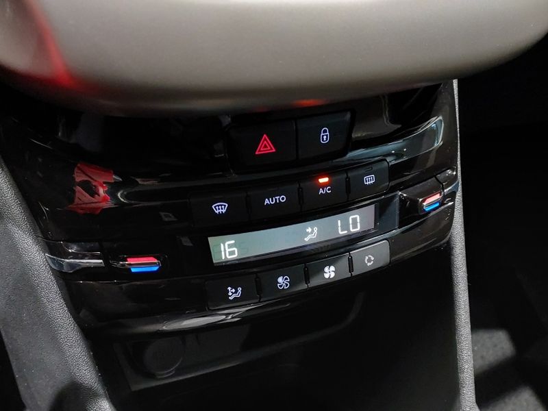 Peugeot 2008 1.6 16V FLEX STYLE 4P AUTOMÁTICO 2018/2019 BETIOLO NOVOS E SEMINOVOS LAJEADO / Carros no Vale Peugeot 2008 1.6 16V FLEX STYLE 4P AUTOMÁTICO 2018/2019 BETIOLO NOVOS E SEMINOVOS LAJEADO / Carros no Vale