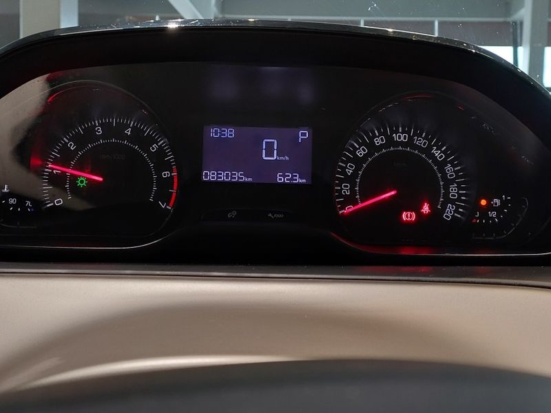 Peugeot 2008 1.6 16V FLEX STYLE 4P AUTOMÁTICO 2018/2019 BETIOLO NOVOS E SEMINOVOS LAJEADO / Carros no Vale Peugeot 2008 1.6 16V FLEX STYLE 4P AUTOMÁTICO 2018/2019 BETIOLO NOVOS E SEMINOVOS LAJEADO / Carros no Vale