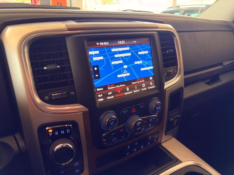 Ram CLASSIC 5.7 V8 GASOLINA LARAMIE CD 4X4 AUTOMÁTICO 2023/2023 BETIOLO NOVOS E SEMINOVOS LAJEADO / Carros no Vale Ram CLASSIC 5.7 V8 GASOLINA LARAMIE CD 4X4 AUTOMÁTICO 2023/2023 BETIOLO NOVOS E SEMINOVOS LAJEADO / Carros no Vale