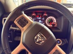 Ram CLASSIC 5.7 V8 GASOLINA LARAMIE CD 4X4 AUTOMÁTICO 2023/2023 BETIOLO NOVOS E SEMINOVOS LAJEADO / Carros no Vale