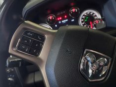 Ram CLASSIC 5.7 V8 GASOLINA LARAMIE CD 4X4 AUTOMÁTICO 2023/2023 BETIOLO NOVOS E SEMINOVOS LAJEADO / Carros no Vale