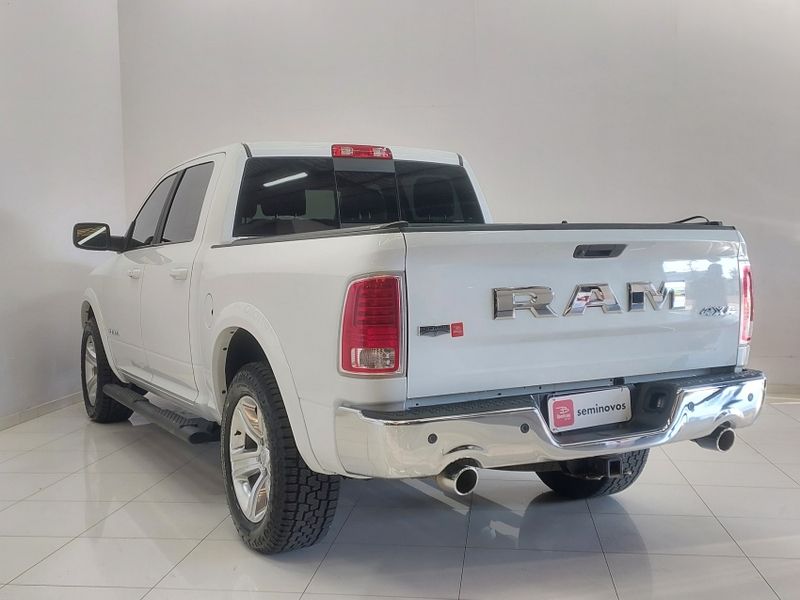 Ram CLASSIC 5.7 V8 GASOLINA LARAMIE CD 4X4 AUTOMÁTICO 2023/2023 BETIOLO NOVOS E SEMINOVOS LAJEADO / Carros no Vale Ram CLASSIC 5.7 V8 GASOLINA LARAMIE CD 4X4 AUTOMÁTICO 2023/2023 BETIOLO NOVOS E SEMINOVOS LAJEADO / Carros no Vale