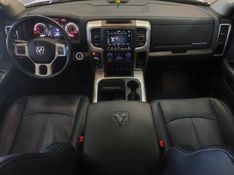 Ram CLASSIC 5.7 V8 GASOLINA LARAMIE CD 4X4 AUTOMÁTICO 2023/2023 BETIOLO NOVOS E SEMINOVOS LAJEADO / Carros no Vale