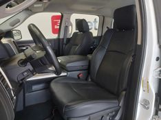 Ram CLASSIC 5.7 V8 GASOLINA LARAMIE CD 4X4 AUTOMÁTICO 2023/2023 BETIOLO NOVOS E SEMINOVOS LAJEADO / Carros no Vale