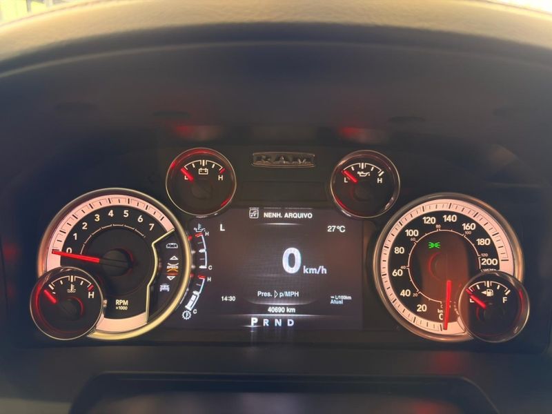 Ram CLASSIC 5.7 V8 GASOLINA LARAMIE CD 4X4 AUTOMÁTICO 2023/2023 BETIOLO NOVOS E SEMINOVOS LAJEADO / Carros no Vale Ram CLASSIC 5.7 V8 GASOLINA LARAMIE CD 4X4 AUTOMÁTICO 2023/2023 BETIOLO NOVOS E SEMINOVOS LAJEADO / Carros no Vale