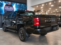 Ram DAKOTA 2.2 TURBO DIESEL LARAMIE NIGHT EDITION 4X4 AUTOMÁTICO 2026/2026 BETIOLO NOVOS E SEMINOVOS LAJEADO / Carros no Vale