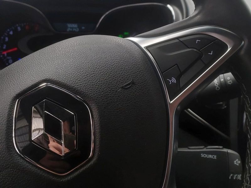 Renault CAPTUR 1.3 TCE FLEX INTENSE X-TRONIC 2022/2023 BETIOLO NOVOS E SEMINOVOS LAJEADO / Carros no Vale