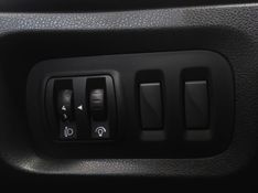 Renault CAPTUR 1.3 TCE FLEX INTENSE X-TRONIC 2022/2023 BETIOLO NOVOS E SEMINOVOS LAJEADO / Carros no Vale
