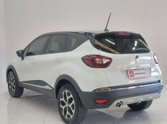 Renault CAPTUR 1.3 TCE FLEX INTENSE X-TRONIC 2022/2023 BETIOLO NOVOS E SEMINOVOS LAJEADO / Carros no Vale