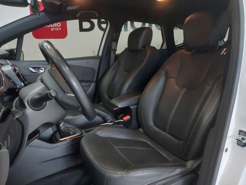 Renault CAPTUR 1.3 TCE FLEX INTENSE X-TRONIC 2022/2023 BETIOLO NOVOS E SEMINOVOS LAJEADO / Carros no Vale