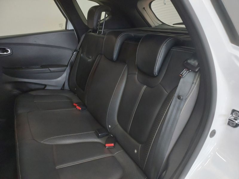 Renault CAPTUR 1.3 TCE FLEX INTENSE X-TRONIC 2022/2023 BETIOLO NOVOS E SEMINOVOS LAJEADO / Carros no Vale