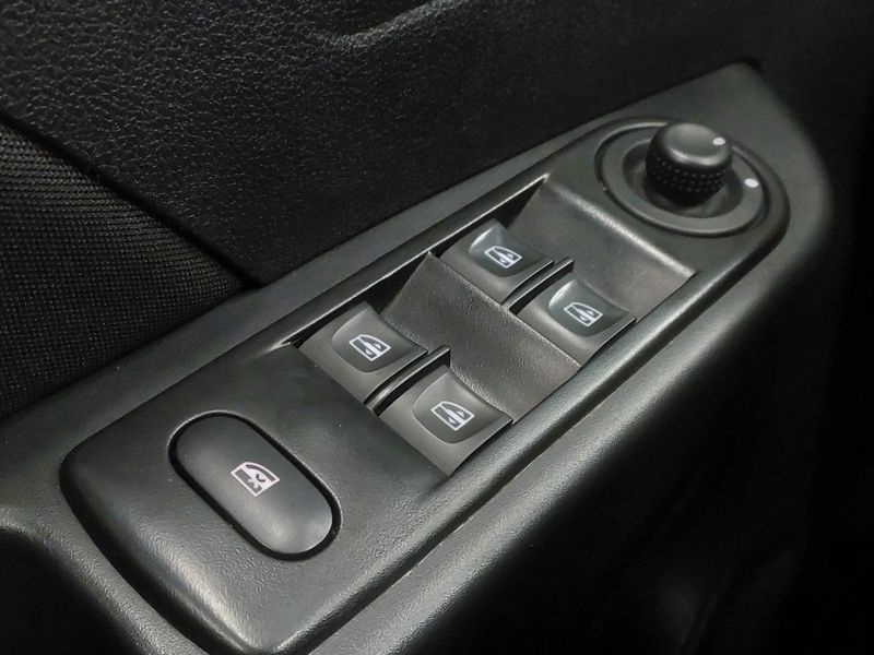 Renault CAPTUR 1.6 16V SCE FLEX LIFE X-TRONIC 2019/2019 BETIOLO NOVOS E SEMINOVOS LAJEADO / Carros no Vale