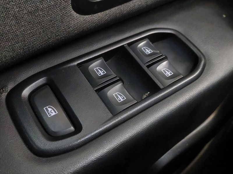 Renault DUSTER 1.6 16V SCE FLEX ICONIC X-TRONIC 2020/2021 BETIOLO NOVOS E SEMINOVOS LAJEADO / Carros no Vale