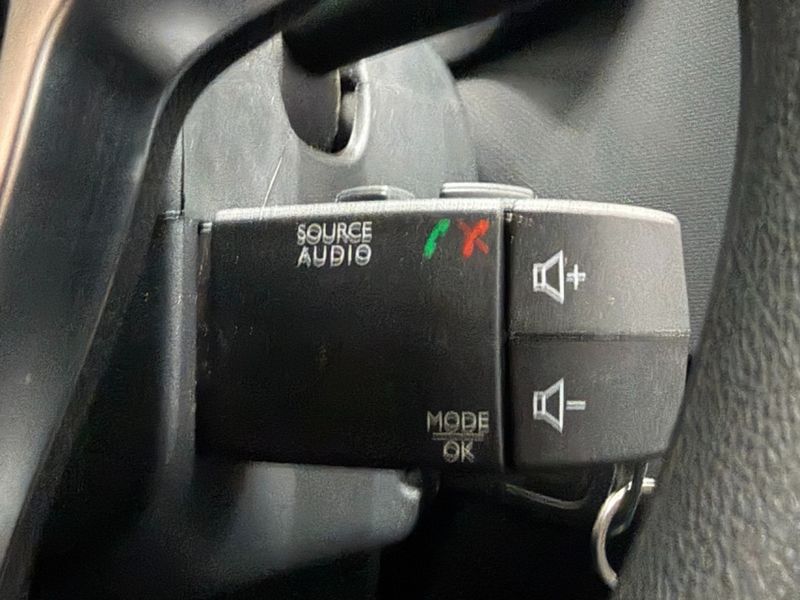 Renault SANDERO 1.6 16V SCE FLEX ZEN MANUAL 2020/2021 BETIOLO NOVOS E SEMINOVOS LAJEADO / Carros no Vale