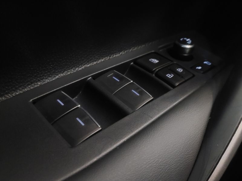 Toyota COROLLA 2.0 VVT-IE FLEX XEI DIRECT SHIFT 2024/2024 BETIOLO NOVOS E SEMINOVOS LAJEADO / Carros no Vale