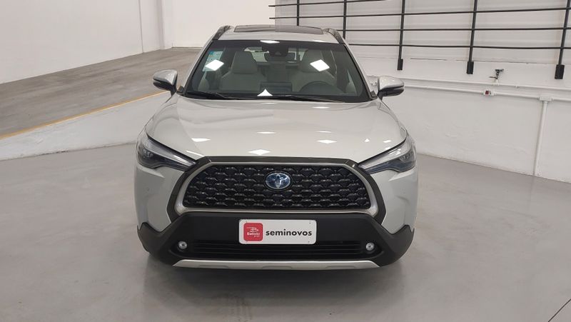 Toyota COROLLA CROSS 1.8 VVT-I HYBRID FLEX XRX CVT 2023/2024 BETIOLO NOVOS E SEMINOVOS LAJEADO / Carros no Vale Toyota COROLLA CROSS 1.8 VVT-I HYBRID FLEX XRX CVT 2023/2024 BETIOLO NOVOS E SEMINOVOS LAJEADO / Carros no Vale