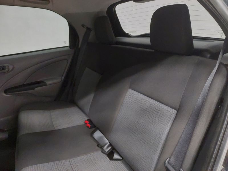 Toyota ETIOS 1.3 XS 16V FLEX 4P MANUAL 2013/2013 BETIOLO NOVOS E SEMINOVOS LAJEADO / Carros no Vale Toyota ETIOS 1.3 XS 16V FLEX 4P MANUAL 2013/2013 BETIOLO NOVOS E SEMINOVOS LAJEADO / Carros no Vale