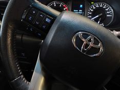 Toyota HILUX 2.8 D-4D TURBO DIESEL CD SRV 4X4 AUTOMÁTICO 2022/2022 BETIOLO NOVOS E SEMINOVOS LAJEADO / Carros no Vale