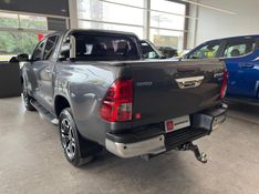 Toyota HILUX 2.8 D-4D TURBO DIESEL CD SRV 4X4 AUTOMÁTICO 2023/2024 BETIOLO NOVOS E SEMINOVOS LAJEADO / Carros no Vale