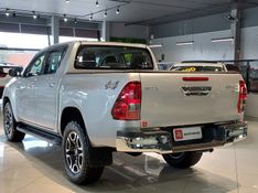 Toyota HILUX 2.8 D-4D TURBO DIESEL CD SRV 4X4 AUTOMÁTICO 2022/2022 BETIOLO NOVOS E SEMINOVOS LAJEADO / Carros no Vale