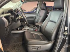 Toyota HILUX 2.8 D-4D TURBO DIESEL CD SRV 4X4 AUTOMÁTICO 2023/2024 BETIOLO NOVOS E SEMINOVOS LAJEADO / Carros no Vale