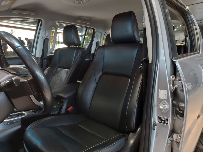 Toyota HILUX 2.8 D-4D TURBO DIESEL CD SRV 4X4 AUTOMÁTICO 2022/2022 BETIOLO NOVOS E SEMINOVOS LAJEADO / Carros no Vale Toyota HILUX 2.8 D-4D TURBO DIESEL CD SRV 4X4 AUTOMÁTICO 2022/2022 BETIOLO NOVOS E SEMINOVOS LAJEADO / Carros no Vale