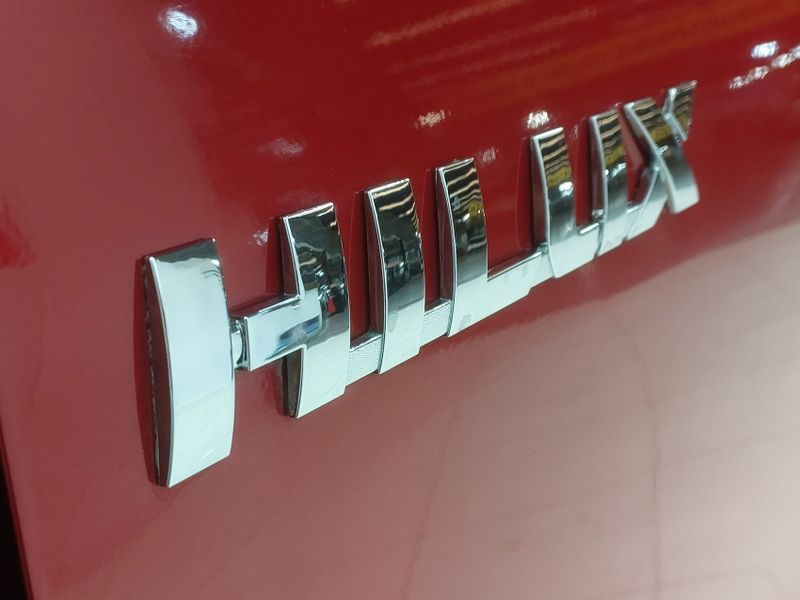 Toyota HILUX 2.8 SRX 4X4 CD 16V DIESEL 4P AUTOMÁTICO 2016/2016 BETIOLO NOVOS E SEMINOVOS LAJEADO / Carros no Vale