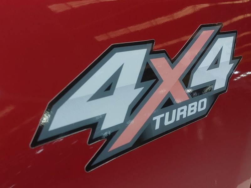 Toyota HILUX 2.8 SRX 4X4 CD 16V DIESEL 4P AUTOMÁTICO 2016/2016 BETIOLO NOVOS E SEMINOVOS LAJEADO / Carros no Vale